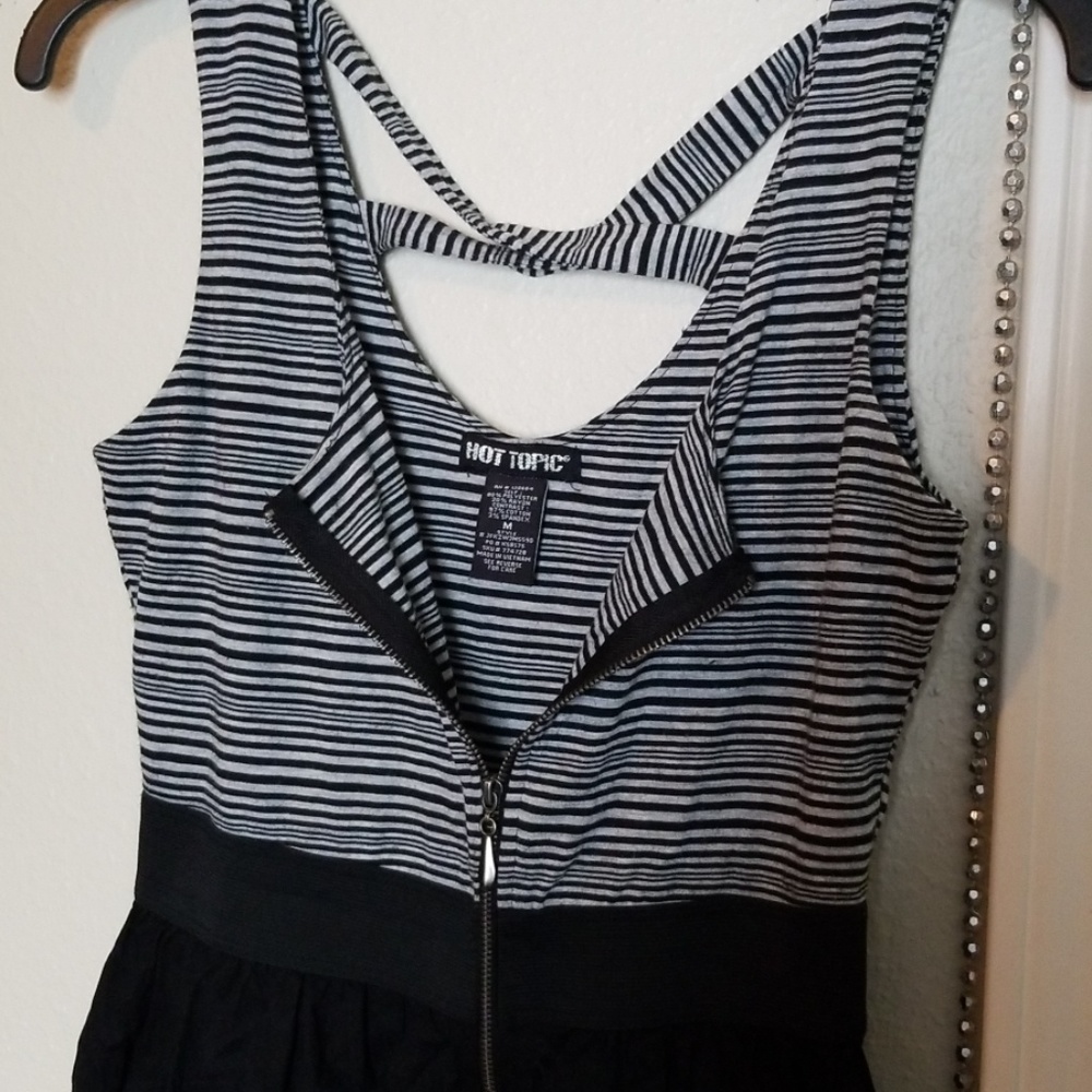 Hot Topic zip front elastic mid skater dress